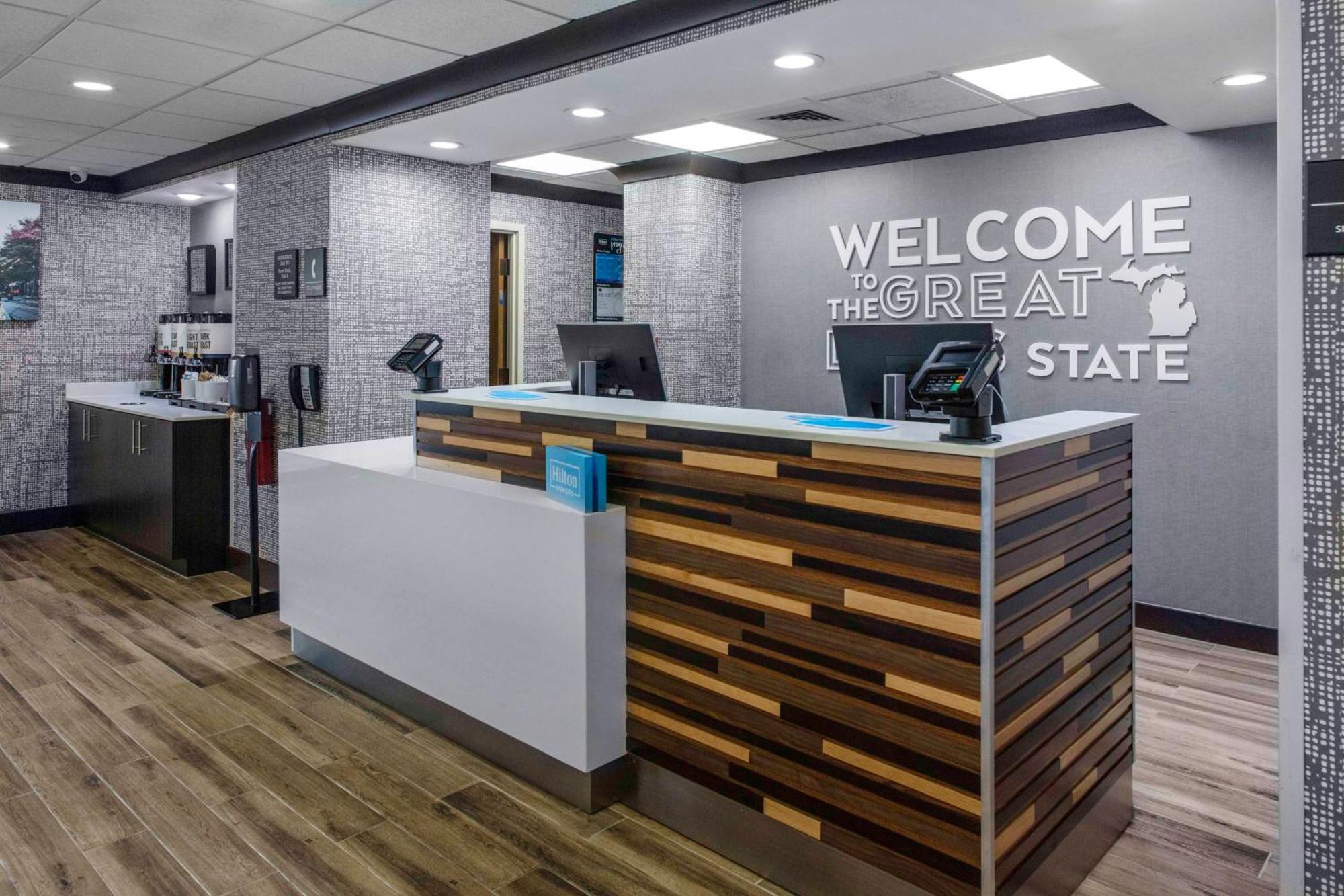 Hampton Inn Detroit Northville Eksteriør billede