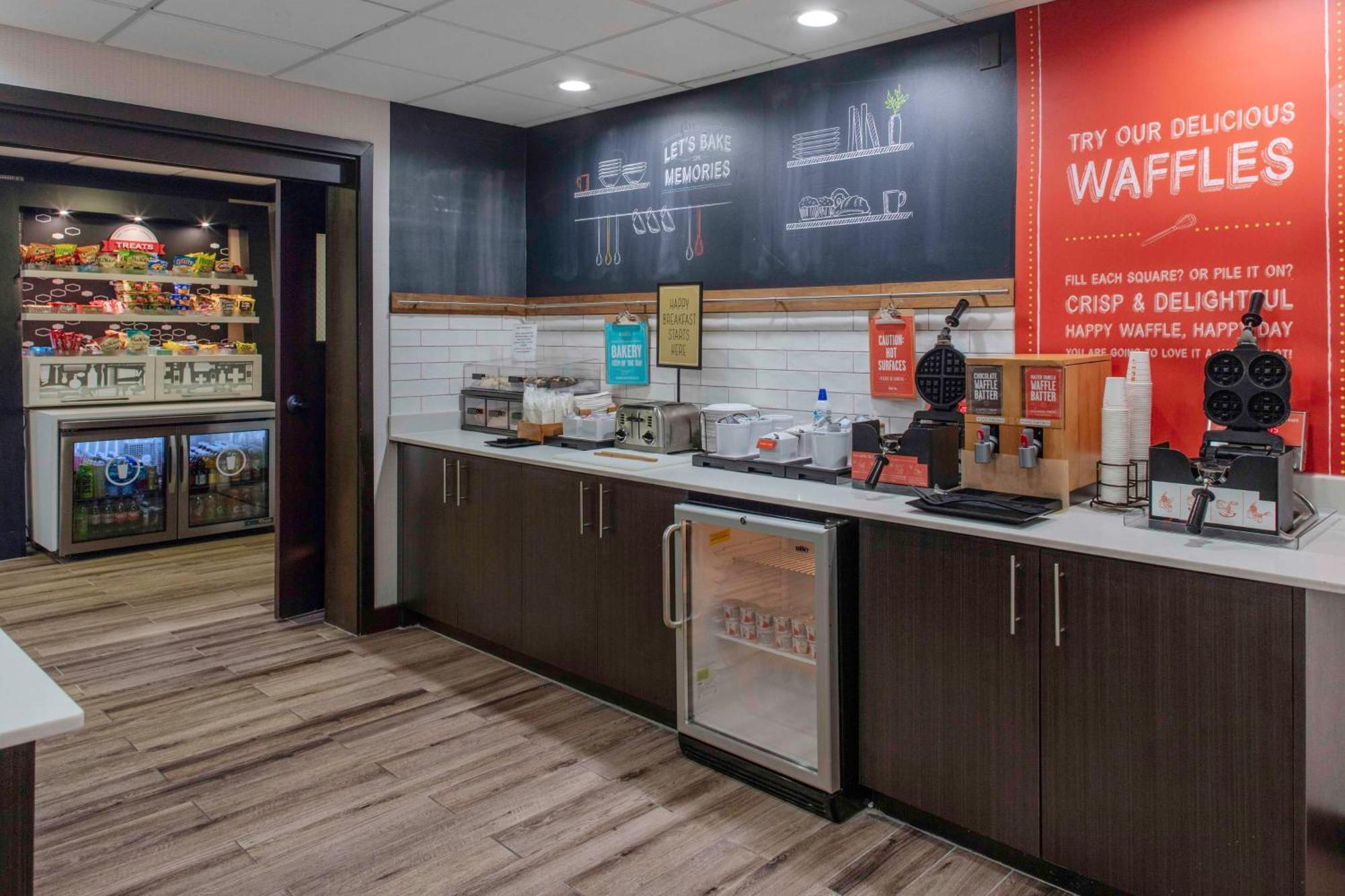 Hampton Inn Detroit Northville Eksteriør billede