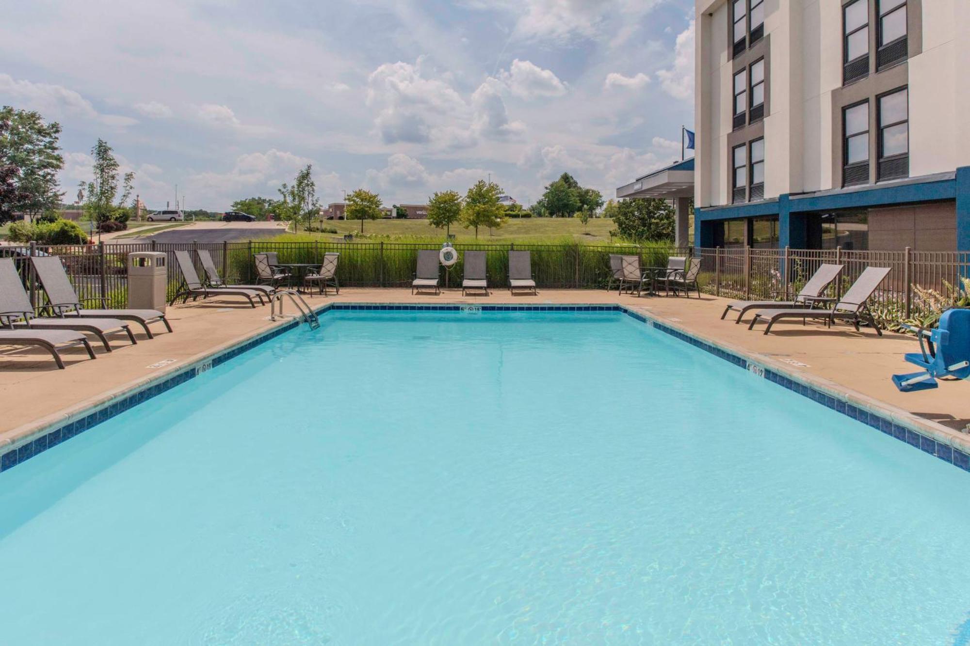 Hampton Inn Detroit Northville Eksteriør billede