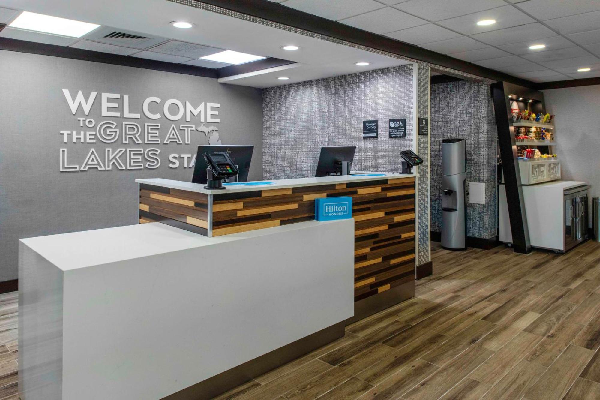 Hampton Inn Detroit Northville Eksteriør billede